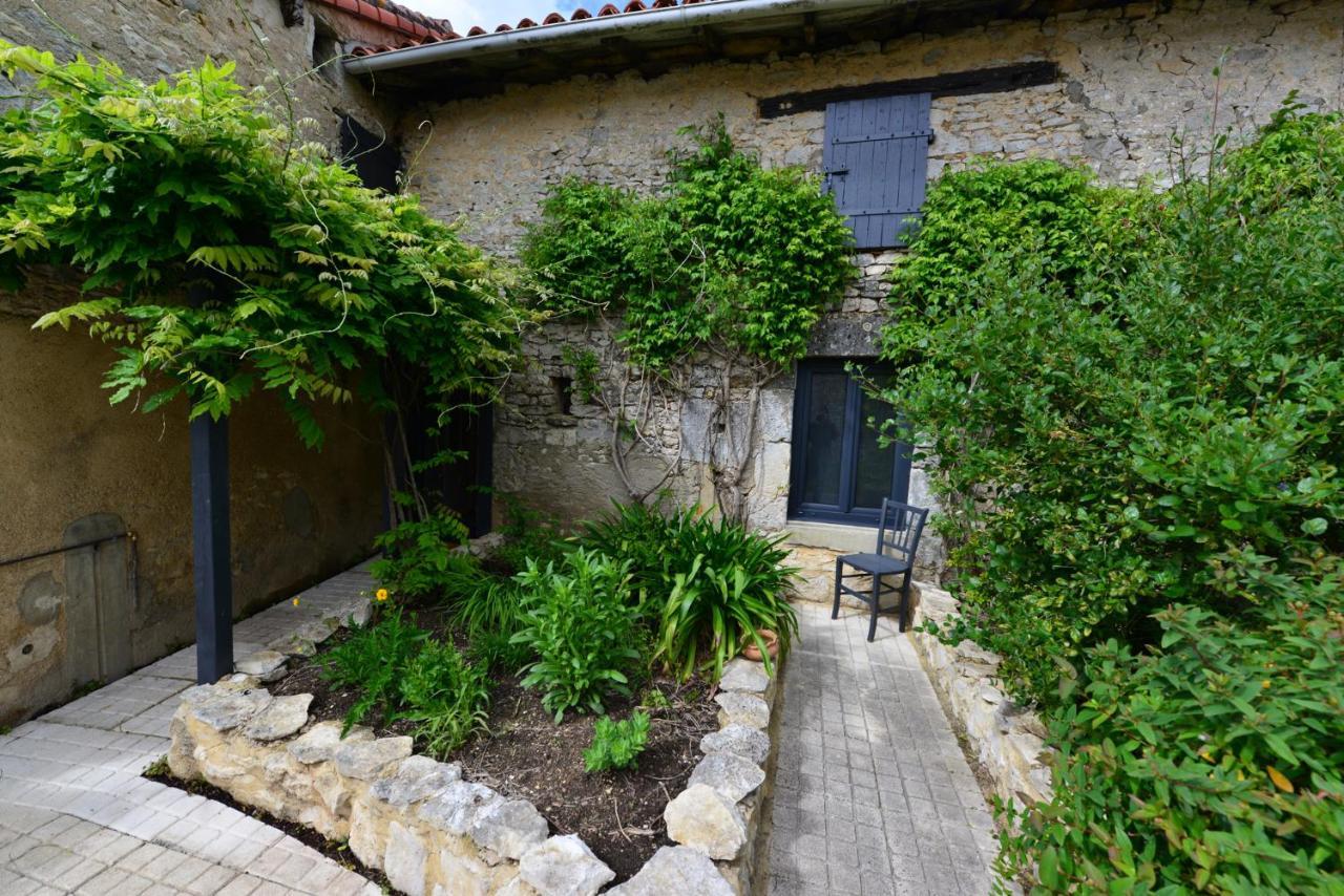 Chez Pique-Fesse Chambre D'Hote Saint-Martin-L'ars Zewnętrze zdjęcie