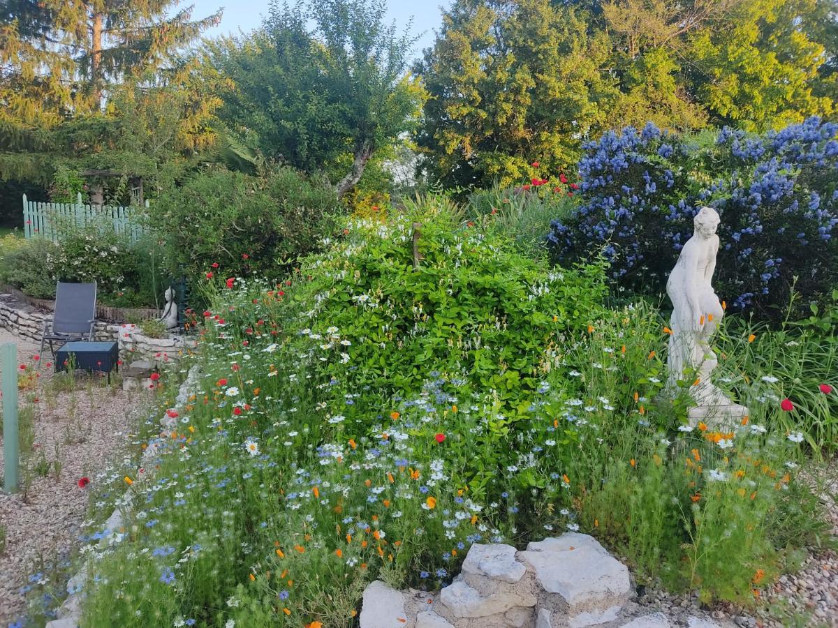 Chez Pique-Fesse Chambre D'Hote Saint-Martin-L'ars Zewnętrze zdjęcie